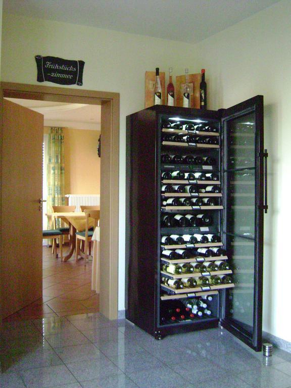 Wein- Und Gaestehaus Genetsch 利塞尔 外观 照片