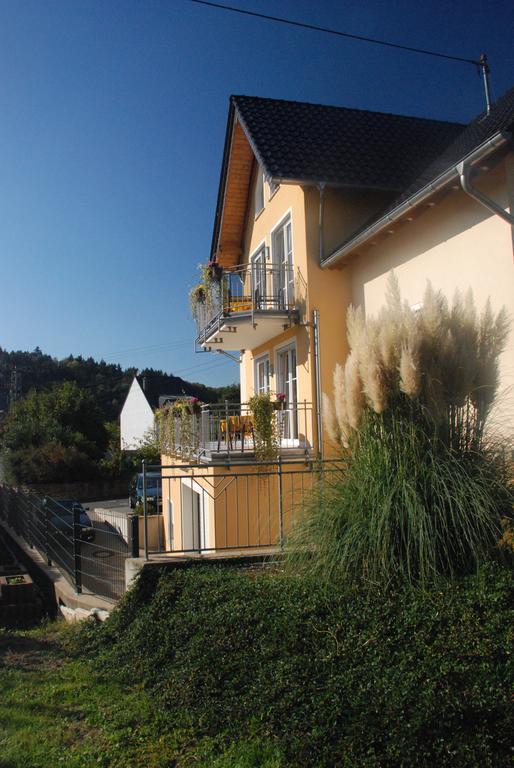 Wein- Und Gaestehaus Genetsch 利塞尔 外观 照片